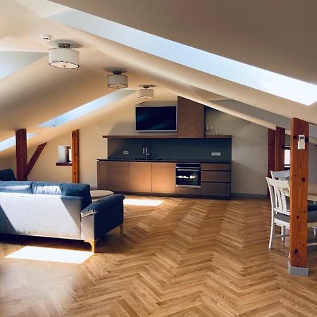 Roze Republikas Apartments リエパーヤ エクステリア 写真