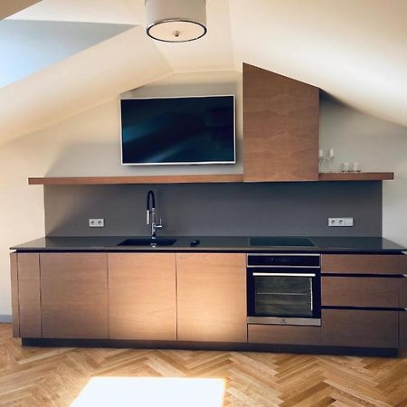 Roze Republikas Apartments リエパーヤ エクステリア 写真