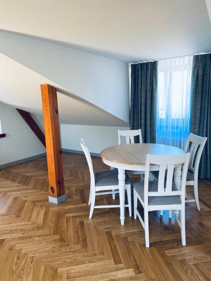 Roze Republikas Apartments リエパーヤ エクステリア 写真