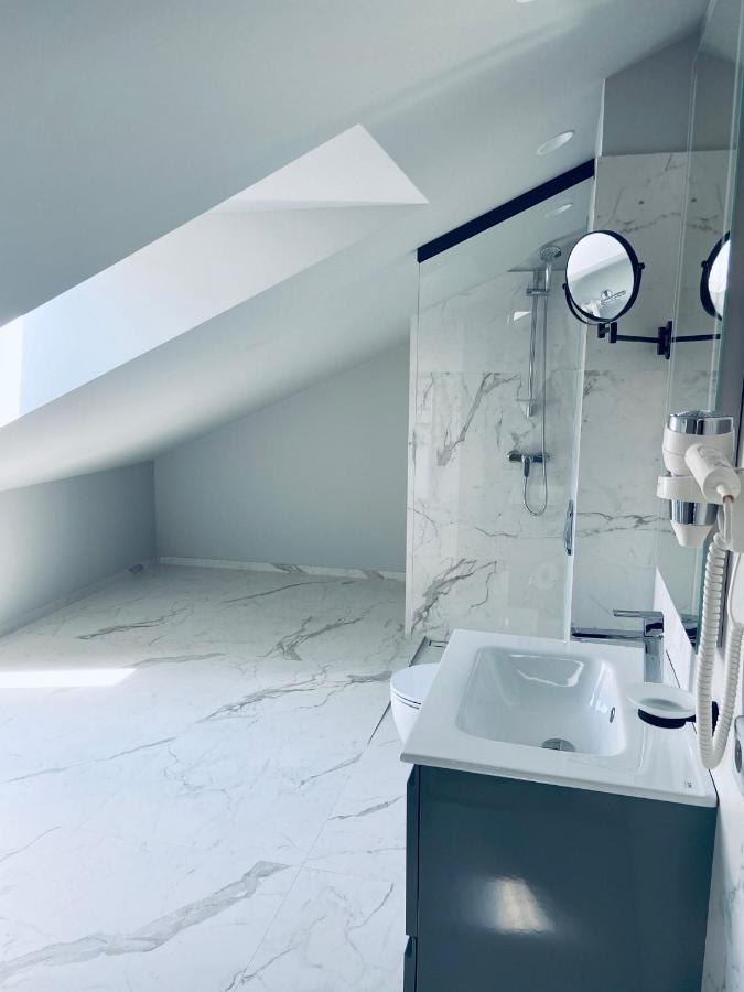 Roze Republikas Apartments リエパーヤ エクステリア 写真