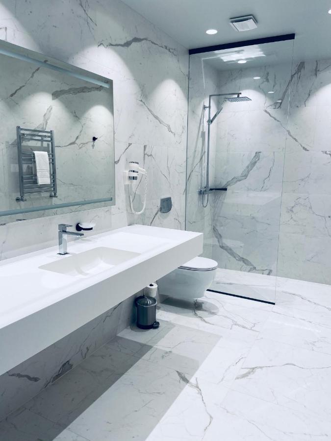Roze Republikas Apartments リエパーヤ エクステリア 写真