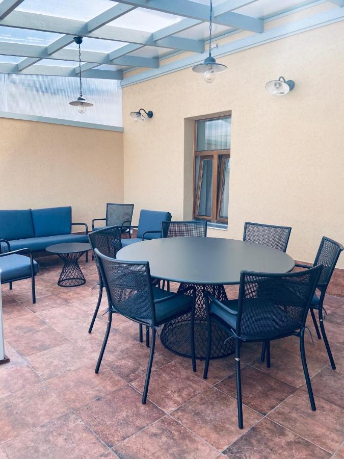 Roze Republikas Apartments リエパーヤ エクステリア 写真