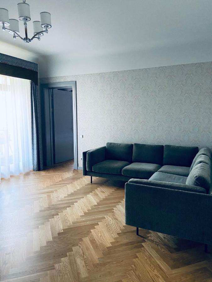 Roze Republikas Apartments リエパーヤ エクステリア 写真