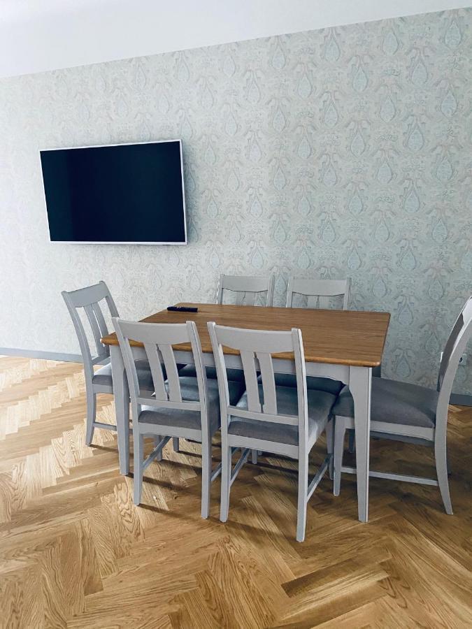 Roze Republikas Apartments リエパーヤ エクステリア 写真