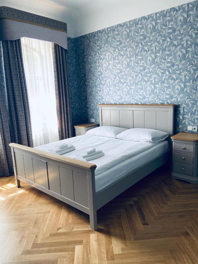 Roze Republikas Apartments リエパーヤ エクステリア 写真