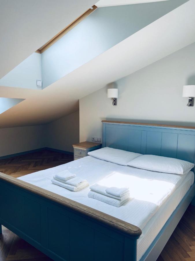 Roze Republikas Apartments リエパーヤ エクステリア 写真