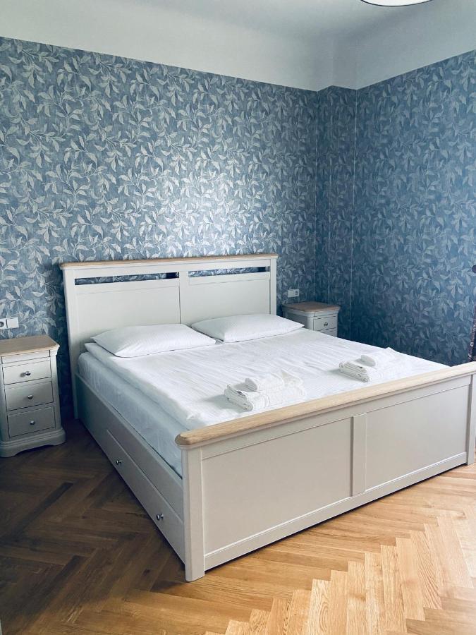 Roze Republikas Apartments リエパーヤ エクステリア 写真